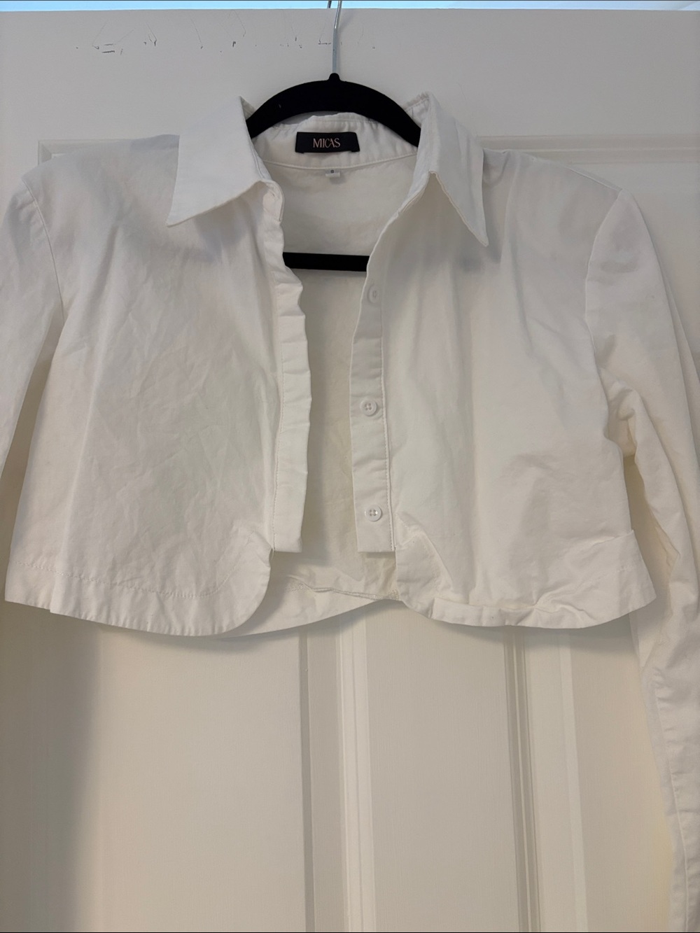 Micas White Cropped Button-Front Shirt